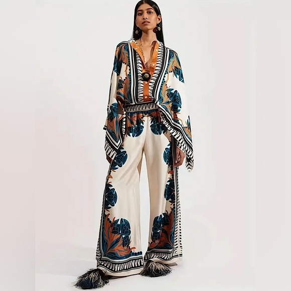 NIP-Exotic 2 piece set long sleeve blouse with high waist wide leg pants - Picture 2 of 6